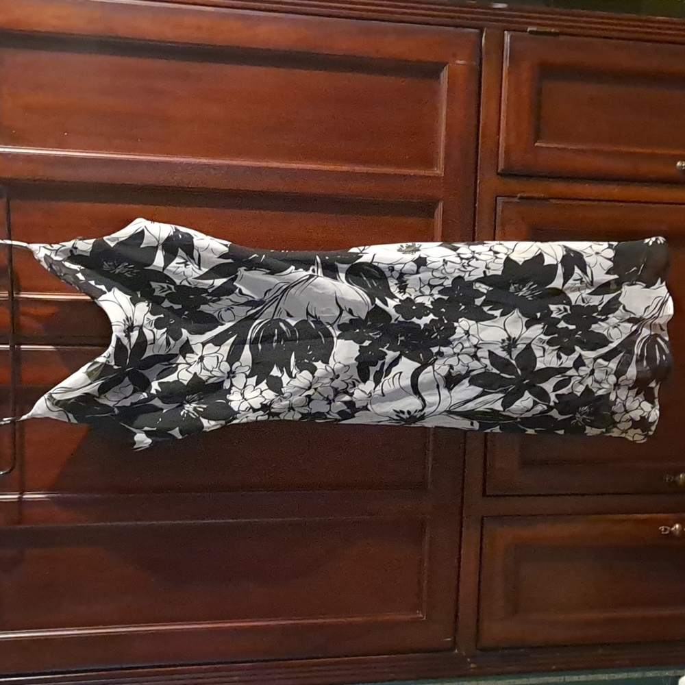 Elegant Black and White Floral Midi Dress